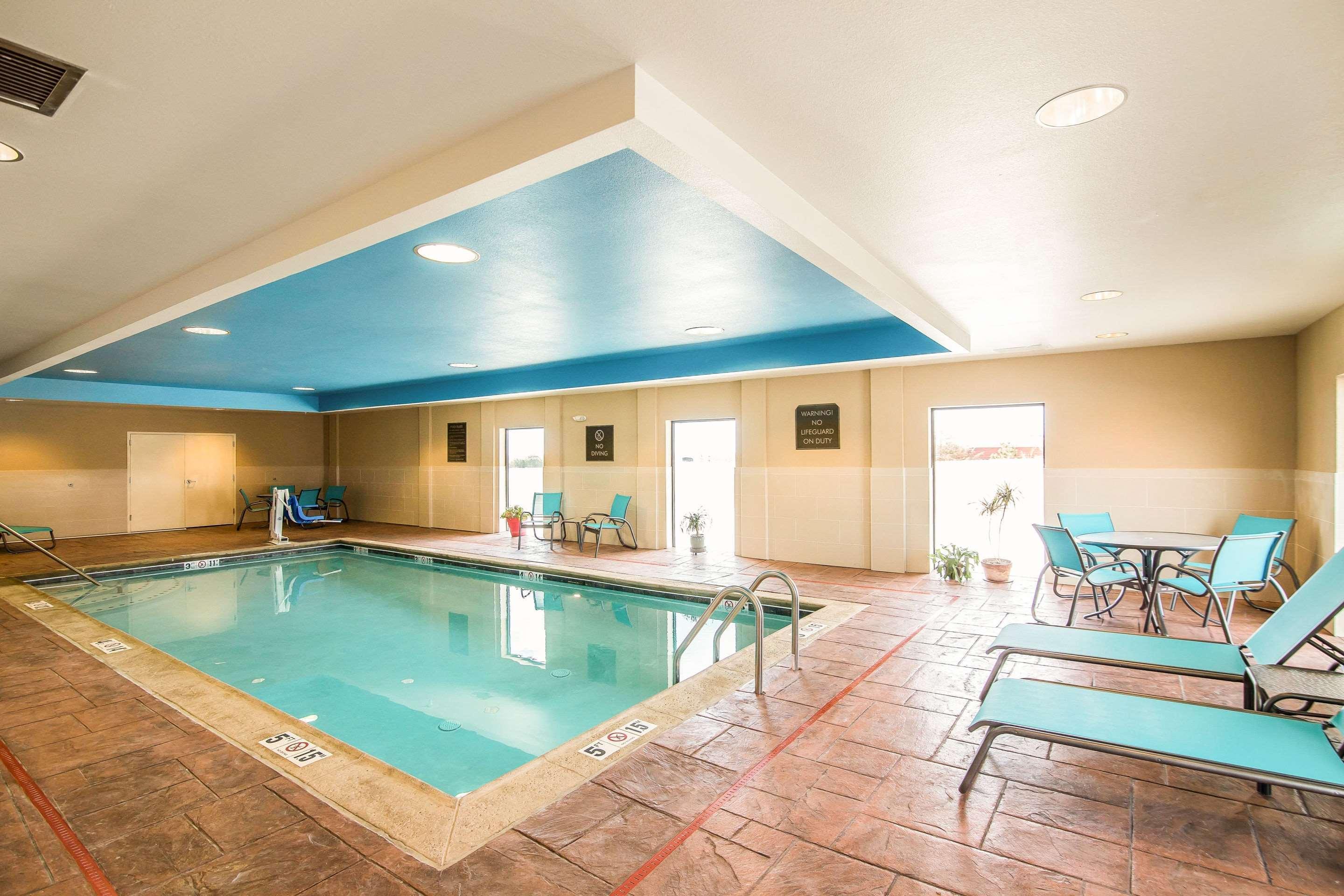 Comfort Suites - Dodge City Luaran gambar