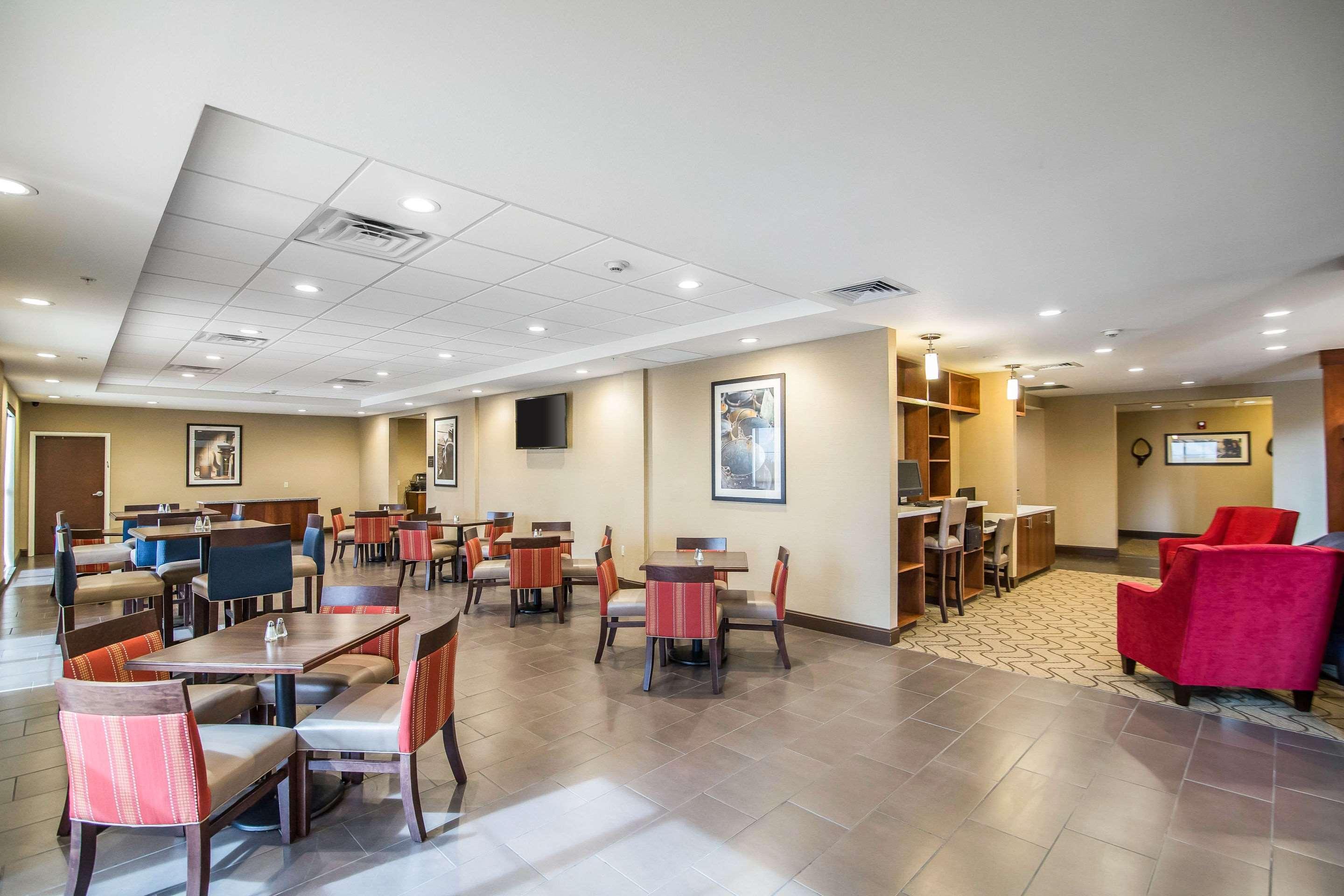 Comfort Suites - Dodge City Luaran gambar