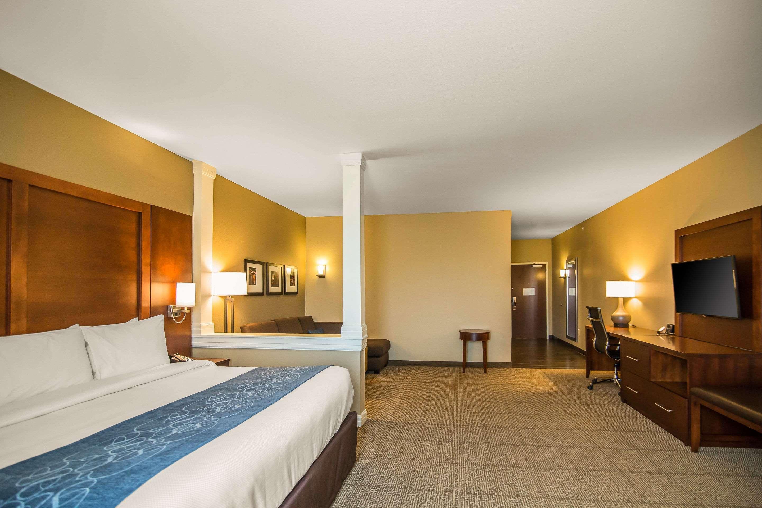 Comfort Suites - Dodge City Luaran gambar