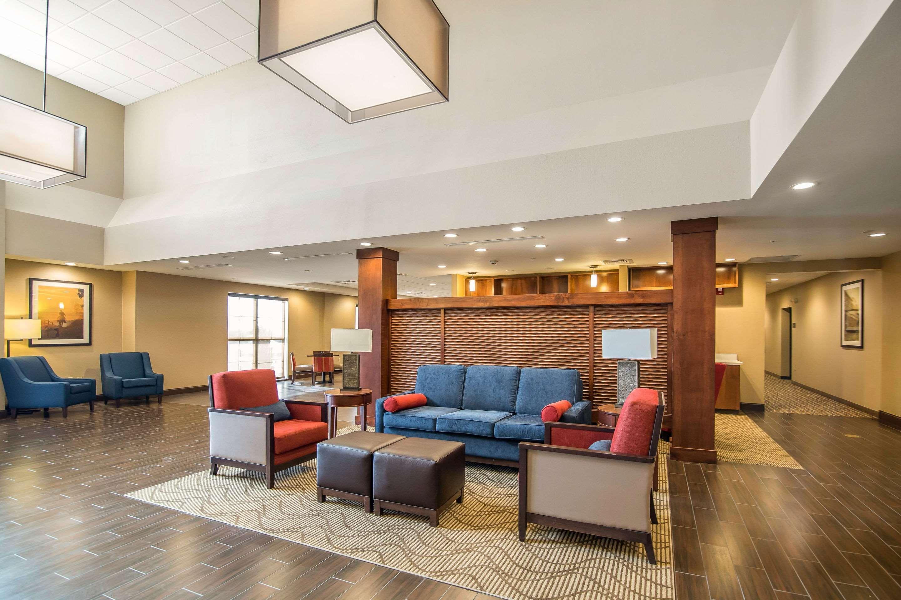 Comfort Suites - Dodge City Luaran gambar