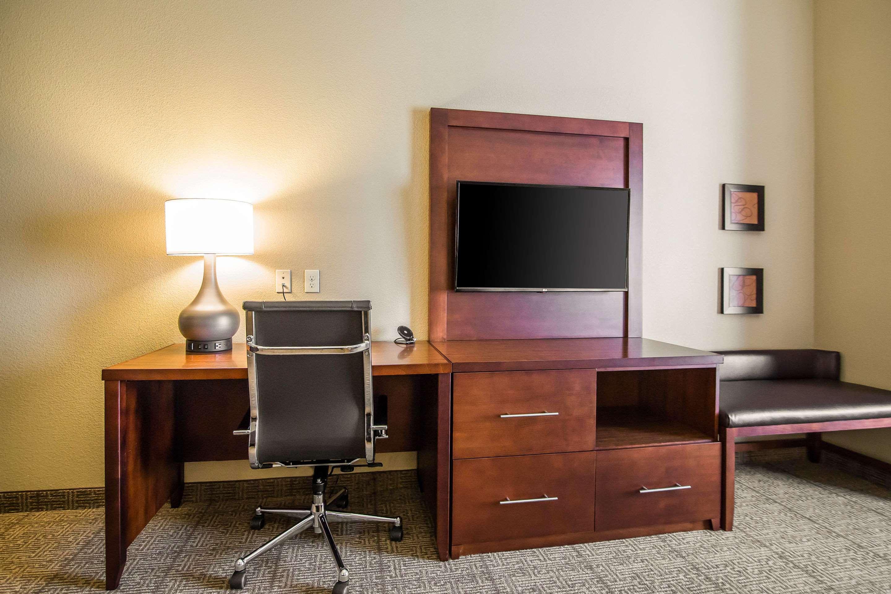 Comfort Suites - Dodge City Luaran gambar